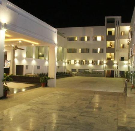 Alka Hotel ウダイプル エクステリア 写真